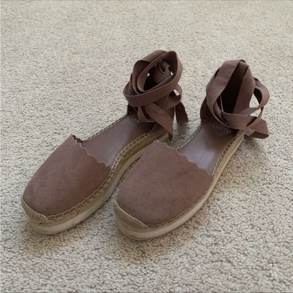 Vince Camuto scalloped espadrilles - Picture 1 of 1
